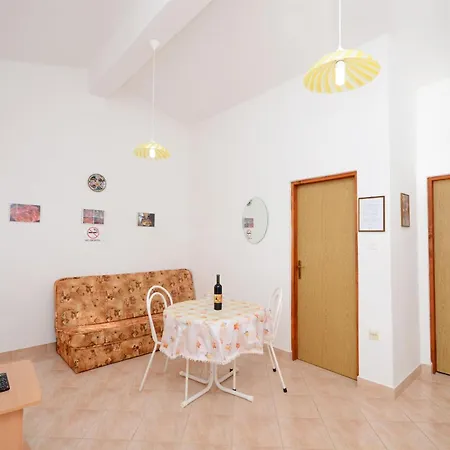 Zvonko Appartamento Rukavac (Vis)